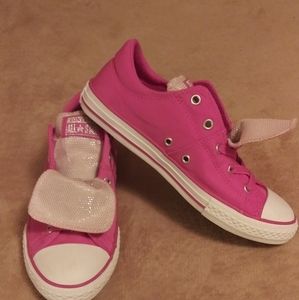 Pink converse 4y